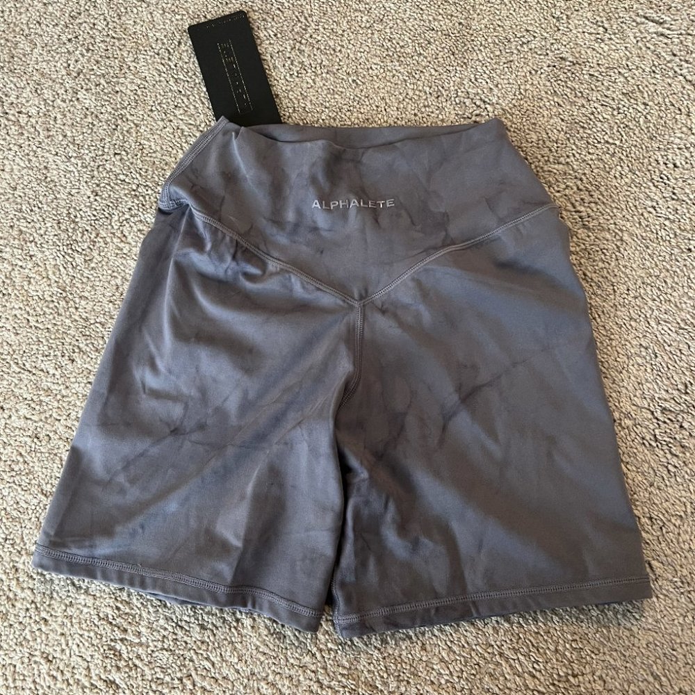 SOLD NWT Alphalete Alphalux Wonder Short S